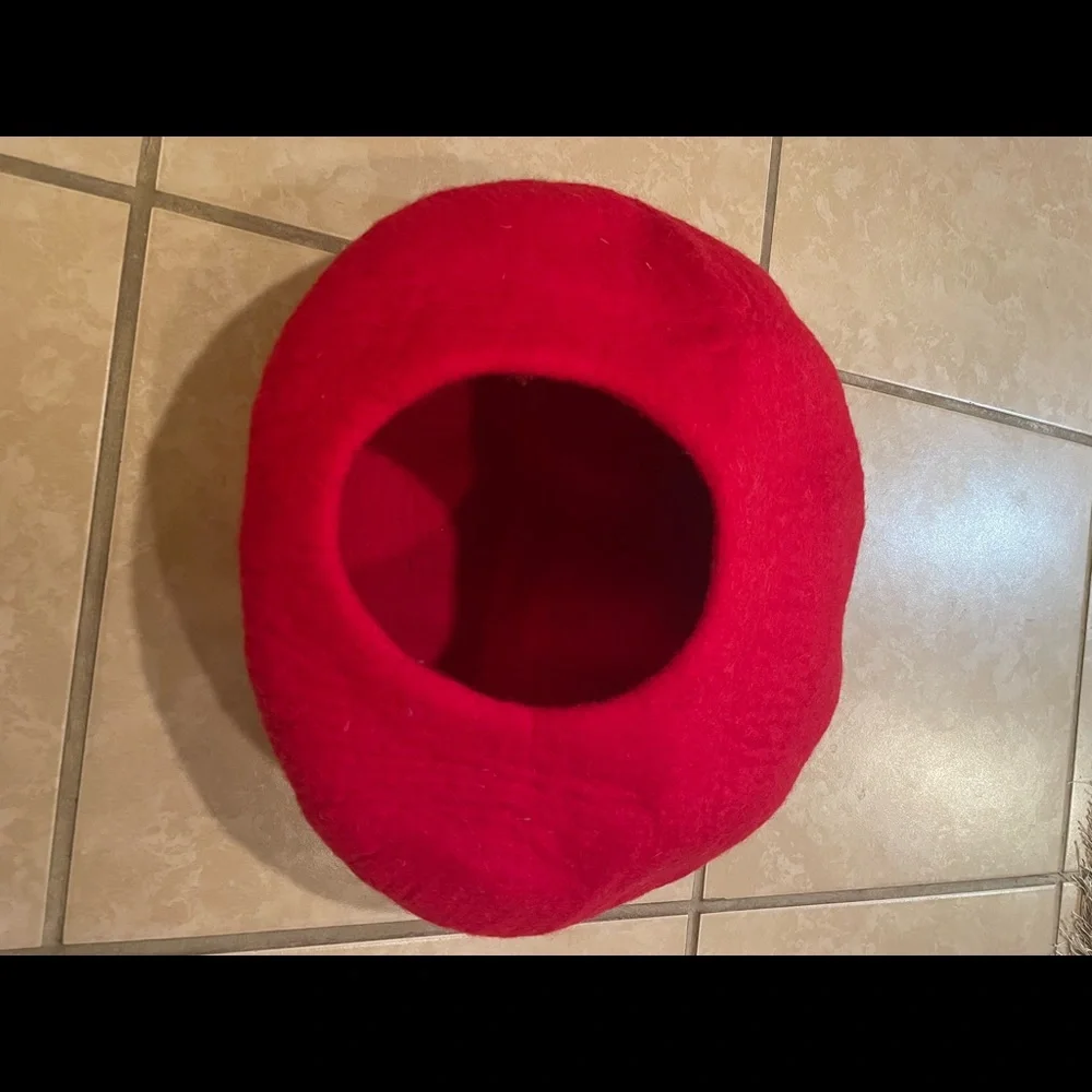 Cat/dog cave bed. Brand new.